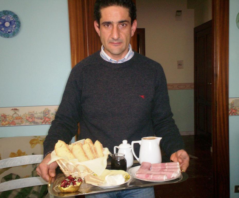 Ai Tre Parchi Bed And Bike Bed & Breakfast Randazzo Exterior photo