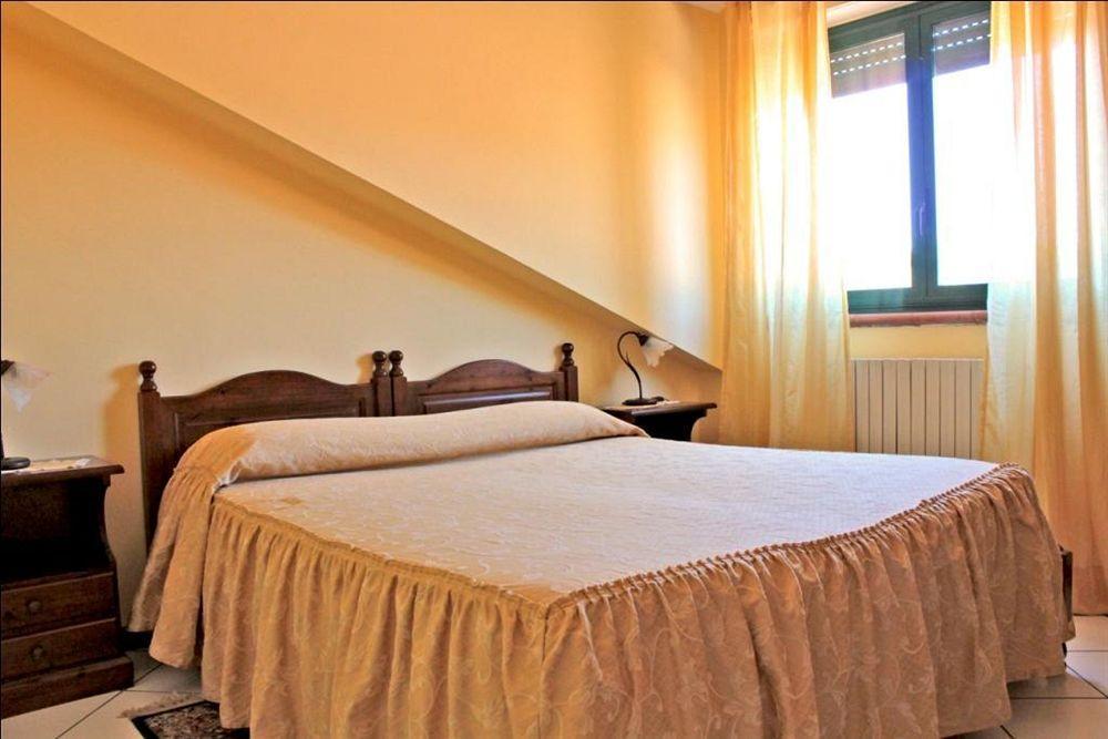 Ai Tre Parchi Bed And Bike Bed & Breakfast Randazzo Exterior photo