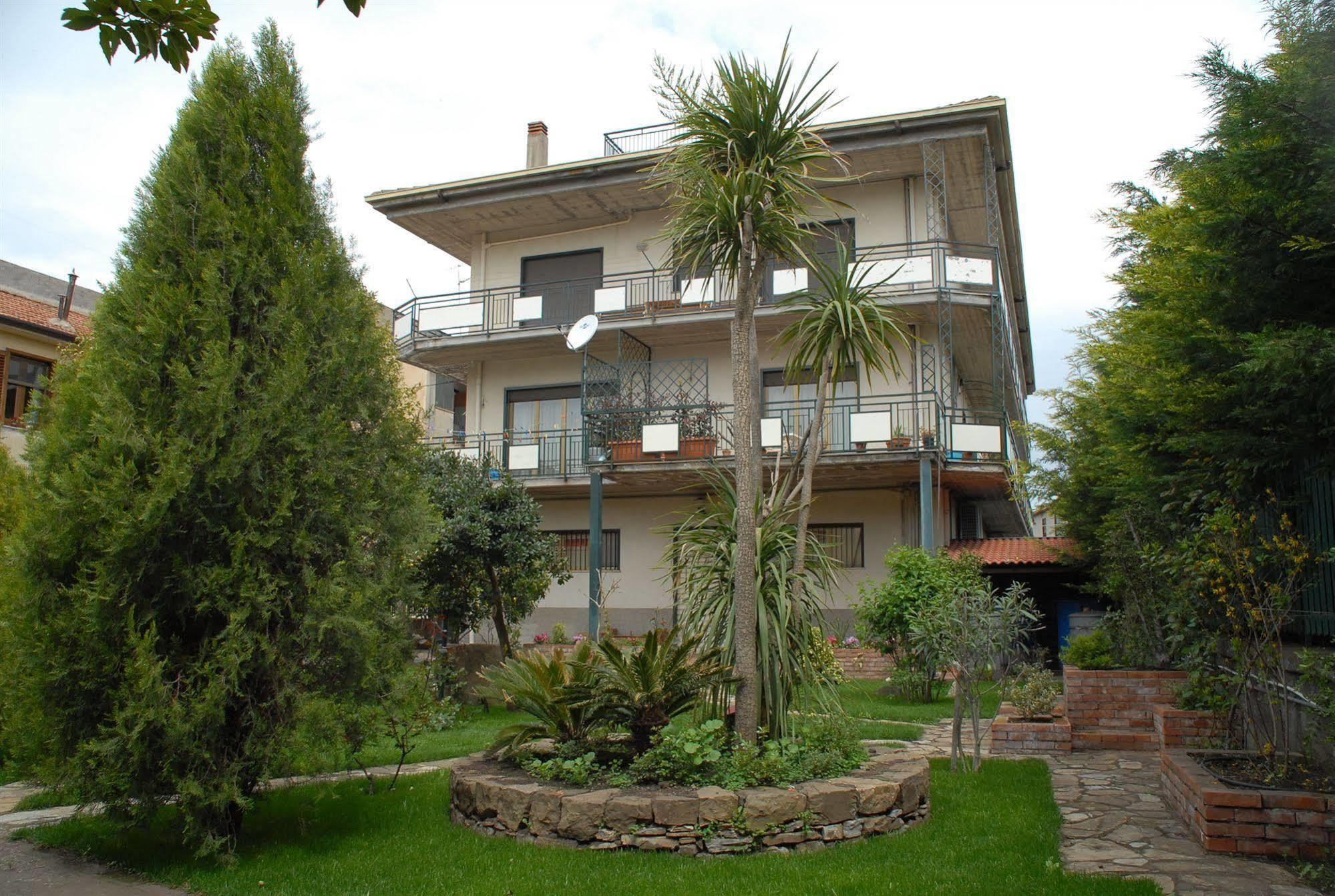 Ai Tre Parchi Bed And Bike Bed & Breakfast Randazzo Exterior photo